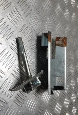Battery bracket