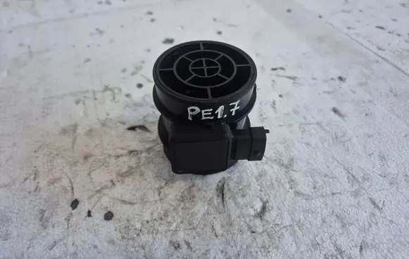 Opel Omega B2 Mass air flow meter 8ET009142-03