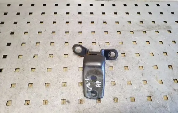 Honda CR-V Rear door lower hinge