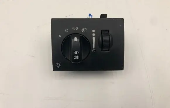 Chrysler 300 - 300C Light switch P68020012AB