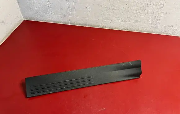 Chrysler Town & Country V Front sill trim cover P1PF44DX9AA 1PF44DX9AA