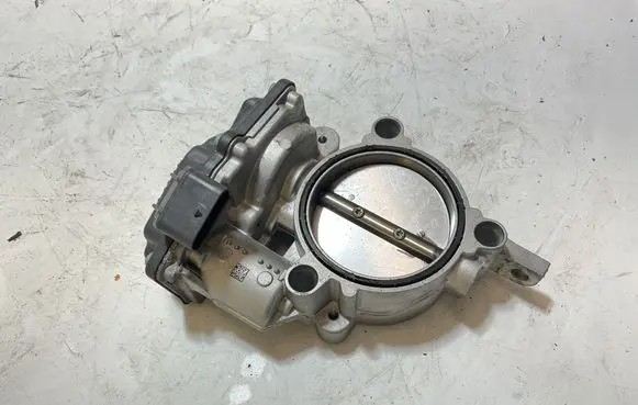 BMW 3 G20 G21 Throttle valve 8623324