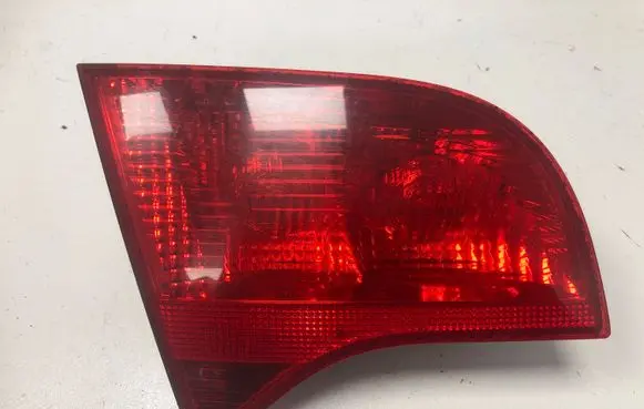 Audi A4 S4 B7 8E 8H Tailgate rear/tail lights 8E9945093