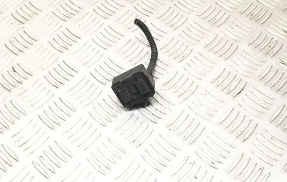 Lexus IS 220D-250-350 Horn buzzer relay 8665248010 0689003980