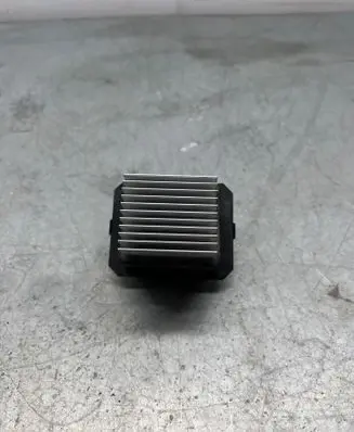 Renault Trafic III (X82) Heater blower fan relay 