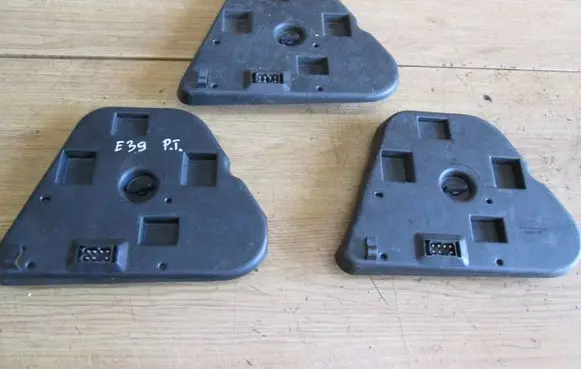 BMW 5 E39 Tail light bulb cover holder 8363566