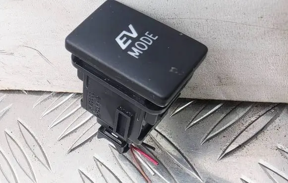 Toyota Yaris Other switches/knobs/shifts 15C866