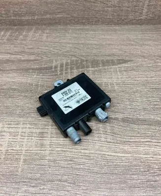 BMW X5 E53 Aerial antenna amplifier 6906070