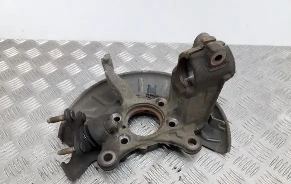 Front wheel hub