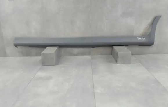 Front sill (body part)