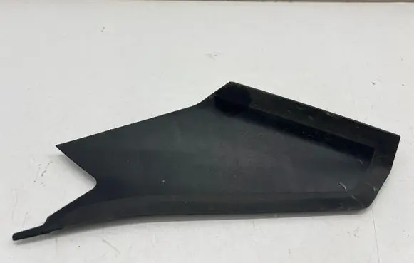 Porsche Taycan 9J1 Rear/tail light trim molding 9J1945426J