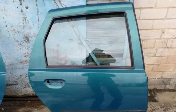 Fiat Punto (188) Rear door