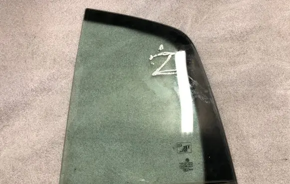 Volkswagen Golf V Rear side window 43-00048 4300048