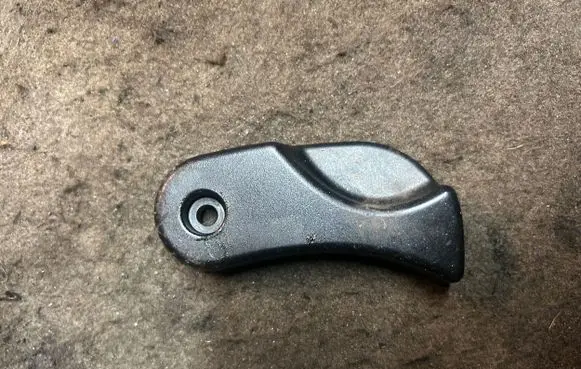 BMW 3 E90 E91 Engine bonnet (hood) release handle 7058117 107019