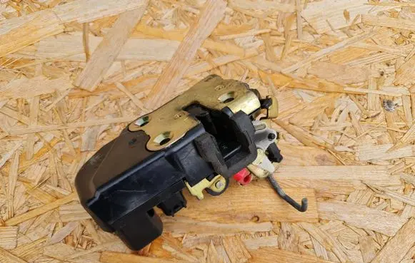 Chrysler 300M Rear door lock