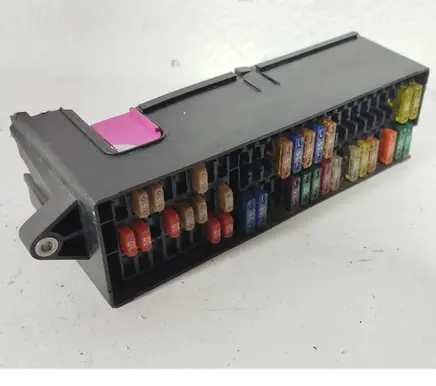 Volkswagen Touran I Fuse box set 1T1937615A