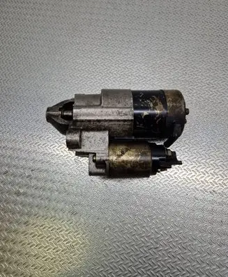 Renault Megane II Starter motor M000T91581