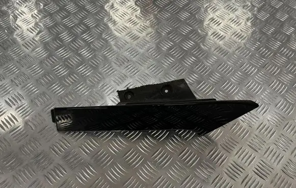 Nissan X-Trail T32 Rear/tail light trim molding PU15758