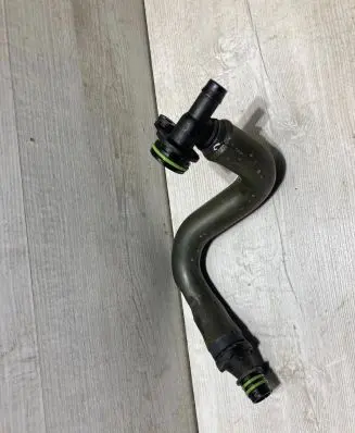 Skoda Octavia Mk3 (5E) Breather hose/pipe 04e103202g