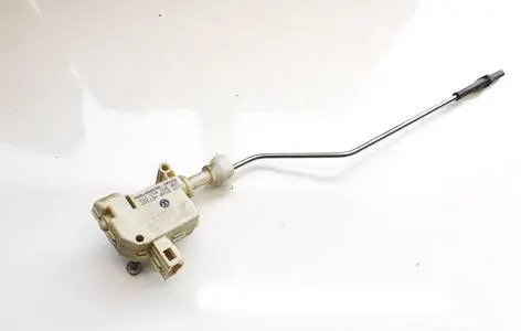 Volkswagen PASSAT B6 Central locking motor 3C0810773