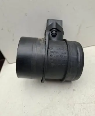 Audi A3 S3 8P Mass air flow meter 0281002461