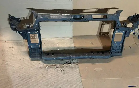 Hyundai i30 Radiator support slam panel bracket 64101-A6200