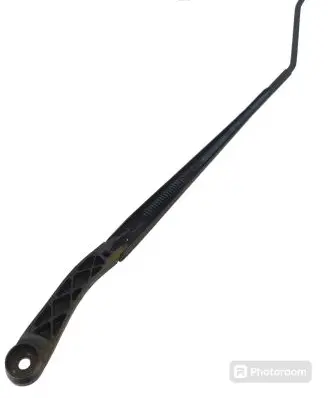 Front wiper blade arm