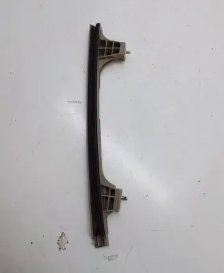 Hyundai Kona I Rear door windshield rail 