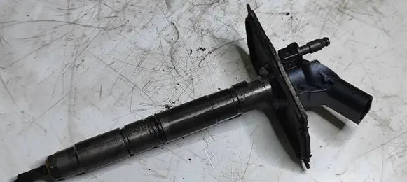 Audi A6 S6 C6 4F Fuel injector 059130277CJ 0445116047