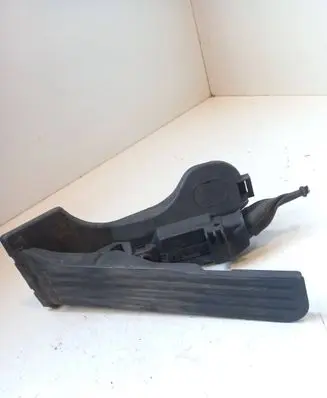 Volkswagen Touran I Accelerator throttle pedal 1T1721503H 6PV00868900