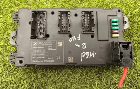 BMW 1 F20 F21 Other control units/modules 9293305 00000F4C A2C304500070