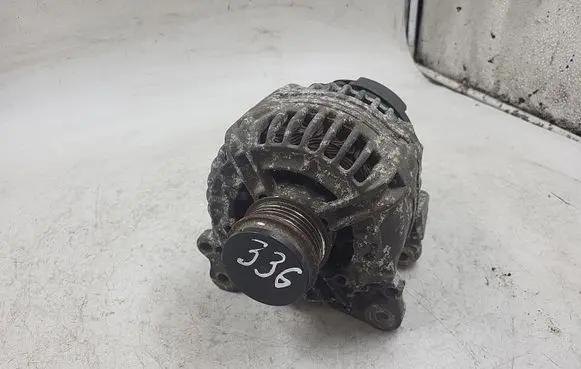 Audi A4 S4 B5 8D Generator/alternator 