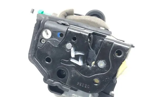 Audi Q3 8U Rear door lock 8K0839015G