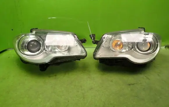 Volkswagen Touran I Headlights/headlamps set 