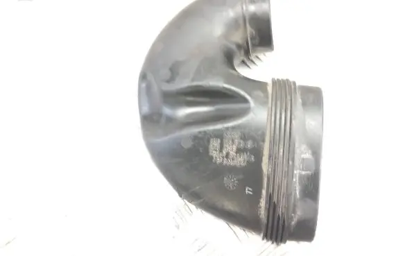 Audi Q3 8U Air intake duct part 8u0129618 5W2646