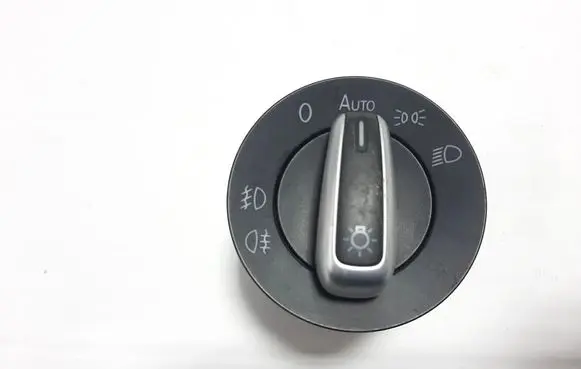 Volkswagen PASSAT B7 Light switch 