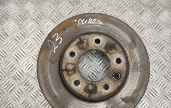 Volkswagen Touareg II Front brake disc