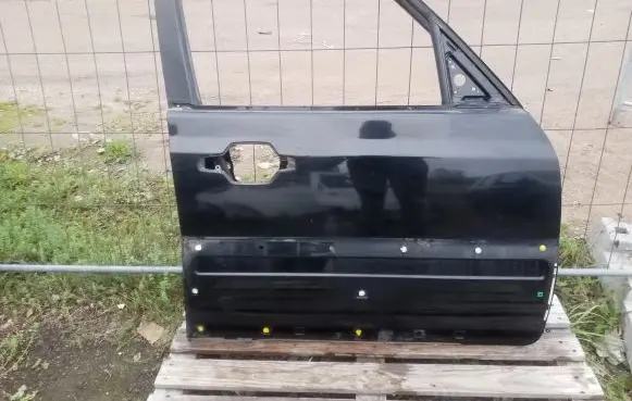 Hyundai Terracan Front door