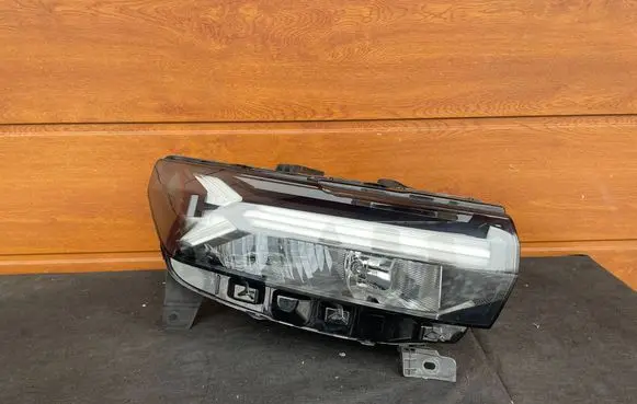 Dacia Duster Headlight/headlamp 260107725R