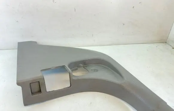 Foot area side trim