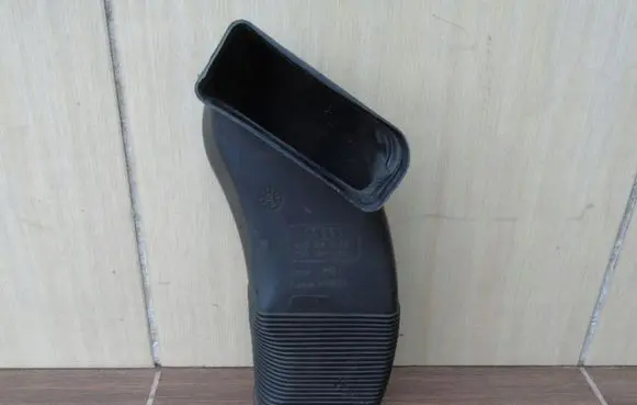 Audi A4 S4 B5 8D Air intake duct part 8D0129617E