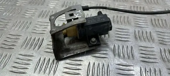 Mercedes-Benz C W205 Turbo solenoid valve A0101531328