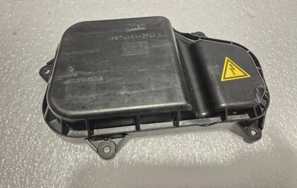 Volkswagen Golf Sportsvan Headlight part 510941607B