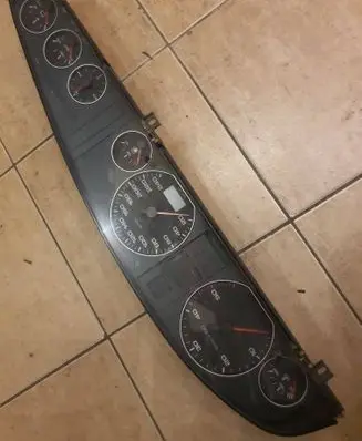 Speedometer (instrument cluster)