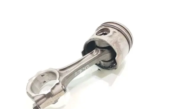 Mitsubishi Canter Piston with connecting rod 