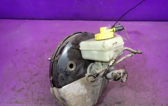 Volkswagen Golf IV Master brake cylinder