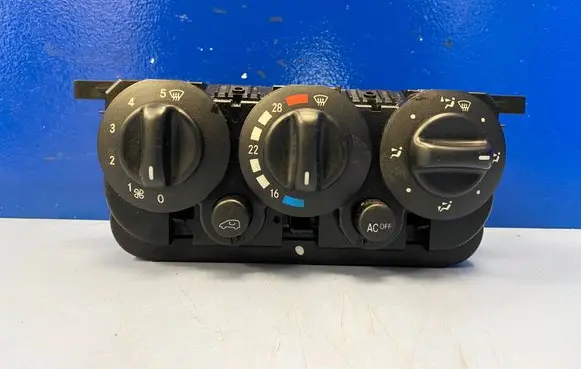 Mercedes-Benz A W168 Climate control unit 1688302285 2440004601