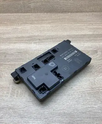 Mercedes-Benz E W211 Door control unit/module 2118707026 00401702