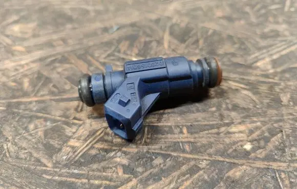 Mercedes-Benz ML W163 Fuel injector A1120780149