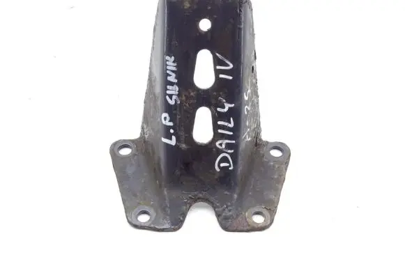 Iveco Daily 4th gen Engine mounting bracket